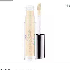 MAC X SELENA LIP GLOSS ✨